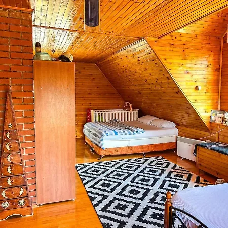 Papa's Hideout Sarajevo Feriehus