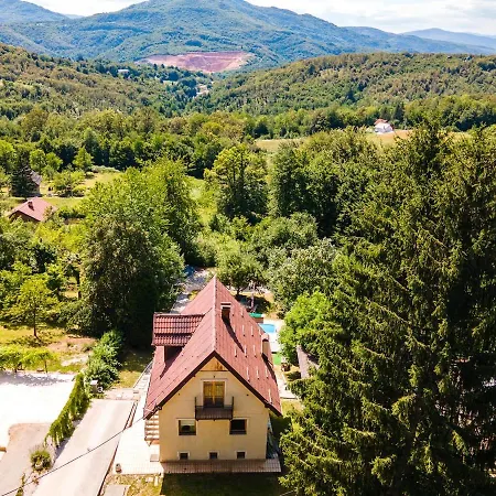 Feriehus Papa's Hideout Sarajevo *
