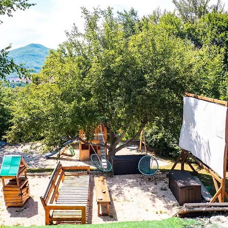 Papa's Hideout Sarajevo Feriehus